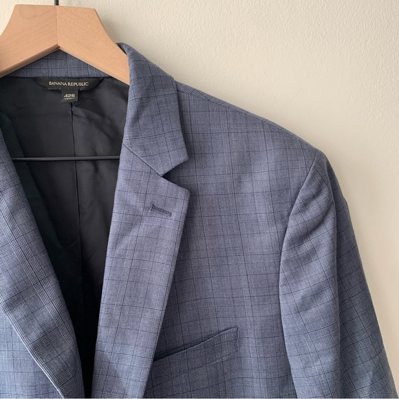 Banana Republic Blue Plaid Wool Suit Standard Fit Sz 42S - Picture 5 of 11